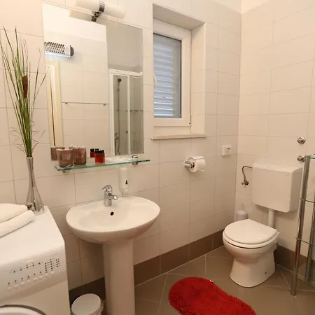 Apartments Lavica Beach Dumicic Podstrana Room photo