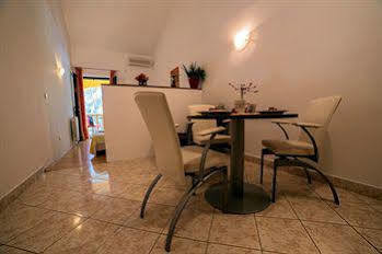 Lavica Dumicic Apartment Podstrana